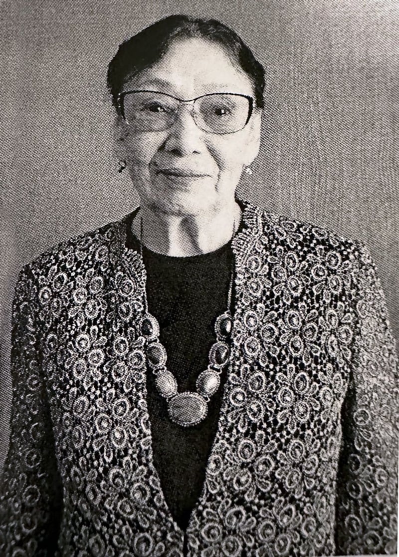 ئالمۇتا شەھىرىدە ئۇزۇن يىللار ئوقۇتقۇچىلىق ۋە مەدەنىيەت-مائارىپ ساھەسىدە خىزمەت قىلغان مەدەنىيەت ئەربابى تۇرسۇنئاي تېيىپوۋا خانىم.