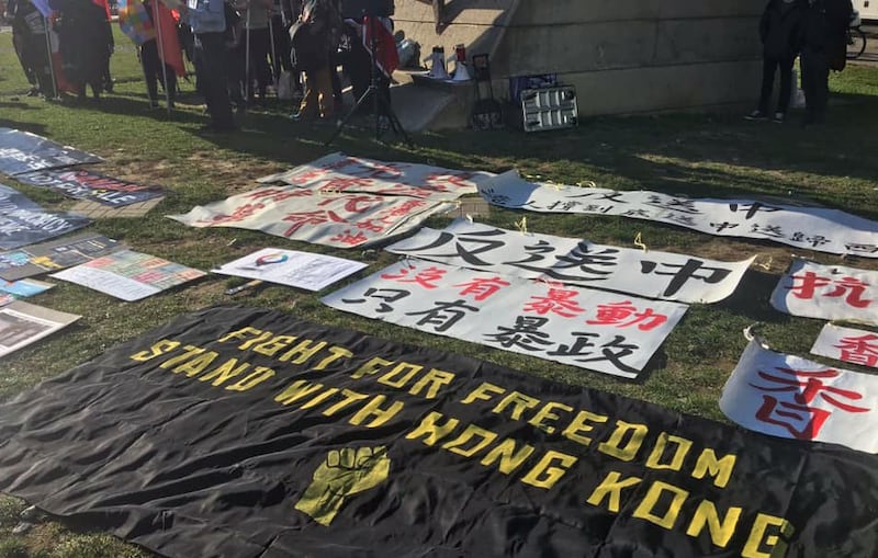 周末连续两天,多伦多均有抗议中国极权丶力挺香港的集会游行活动。(受访者提供)